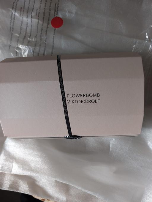 Buy & Sell Rainworth Newark and Sherwood - Photos for Viktor and rolf flowerbomb 100ml gift set