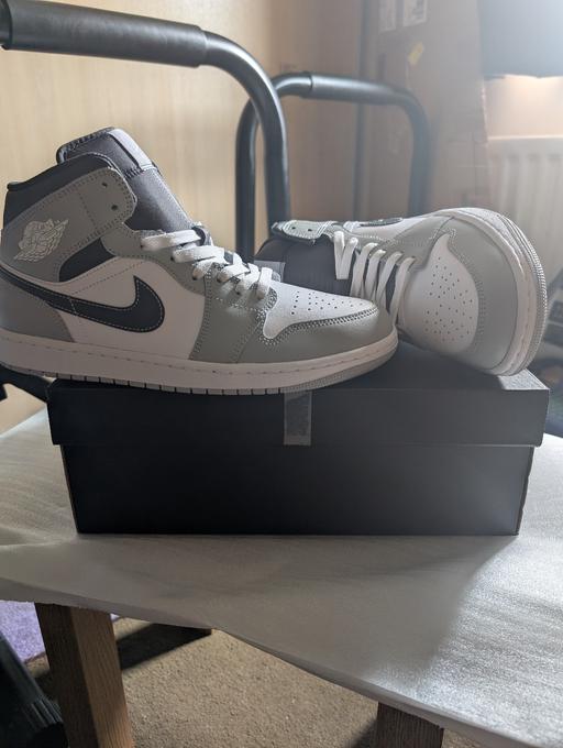 Buy & Sell Rainworth Newark and Sherwood - Photos for bnib air Jordans mid. uk size 9