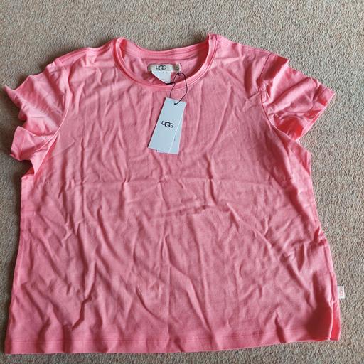 Buy & Sell Feltham Hounslow - Photos for UGG t shirt