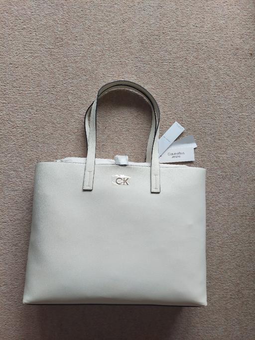 Buy & Sell Feltham Hounslow - Photos for New bag