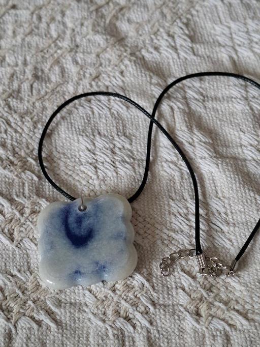 Buy & Sell Huddersfield Kirklees - Photos for Handmade Resin necklace in white with blue