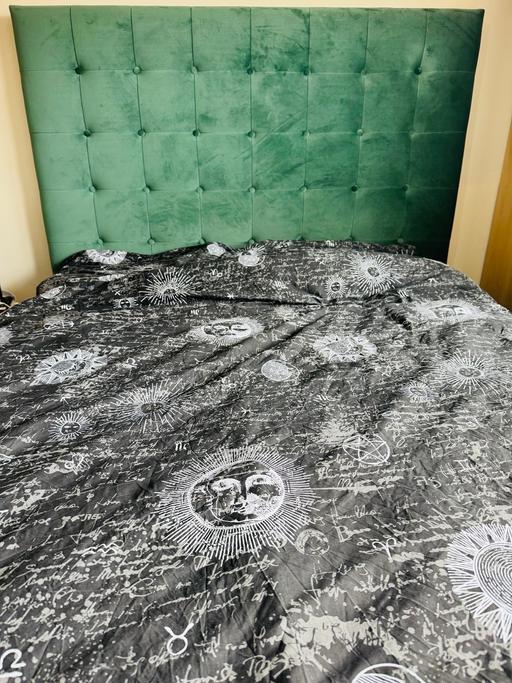 Buy & Sell Yeading West London - Photos for DFS hydraulic double ottoman bed & headboard