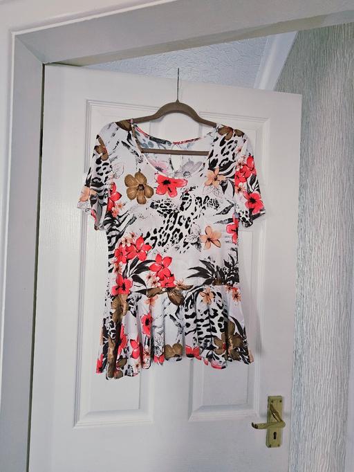 Buy & Sell Newton Doncaster - Photos for Summer top, size 12/14.