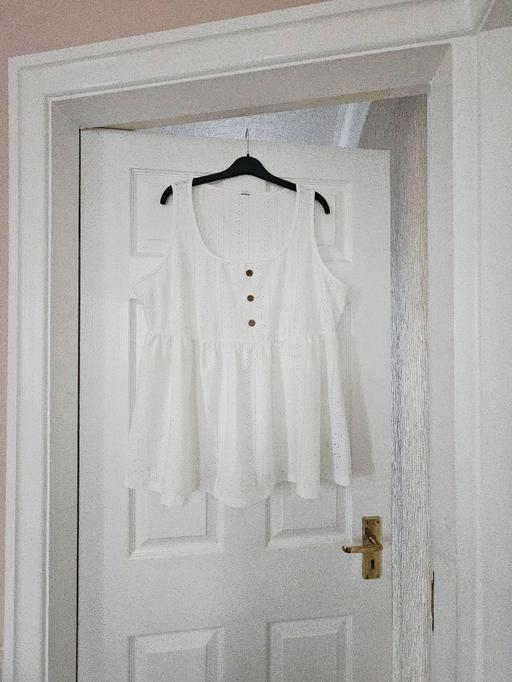 Buy & Sell Newton Doncaster - Photos for Summer top, size 18/20..NEW