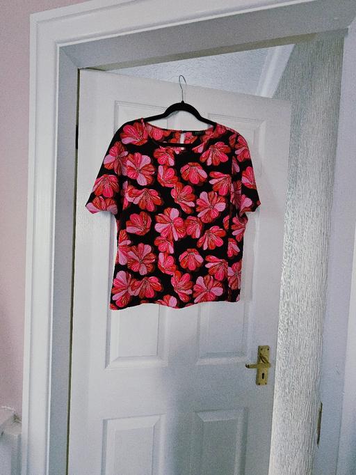 Buy & Sell Newton Doncaster - Photos for Summer top, size 16..NEW without tags