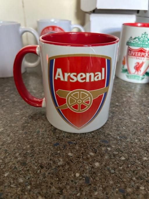Buy & Sell Brinsworth Rotherham - Photos for Arsenal red and white mug brand new in box
