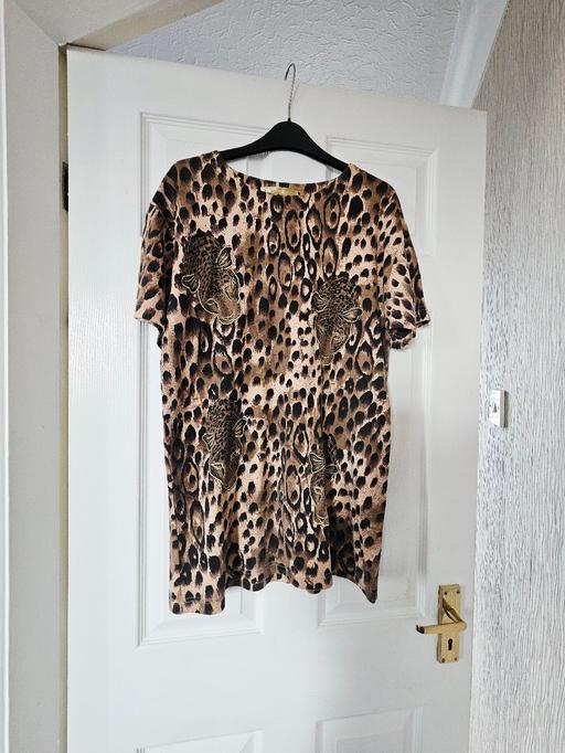 Buy & Sell Newton Doncaster - Photos for Animal pattern Tshirt, size 16