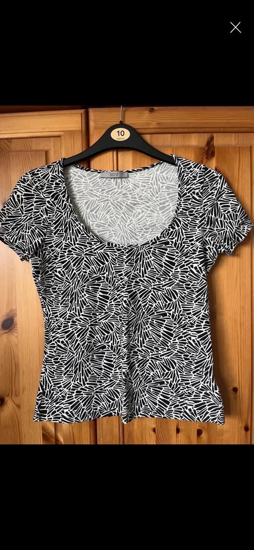 Buy & Sell Eaglescliffe Stockton-on-Tees - Photos for M&S T Shirt Size 10