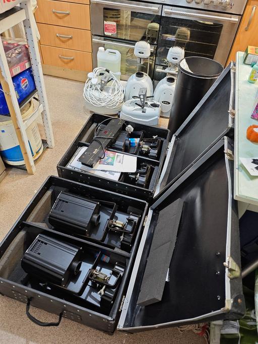 Buy & Sell Stroud Green North London - Photos for job lot of disco lights and equipment 