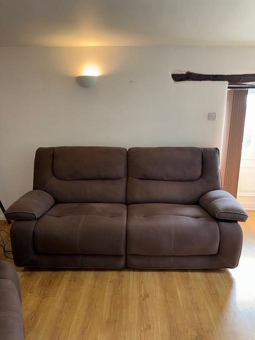 Buy & Sell New Tupton Chesterfield - Photos for Brown reclining sofa & swivel chair- electric