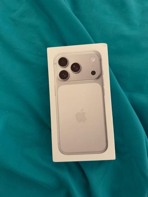 Buy & Sell Walworth South East London - Photos for iphone 17 pro 512gb silver sealed