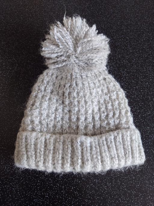 Buy & Sell Woodthorpe Charnwood - Photos for Baby girls grey bobble hat size 3-6 months
