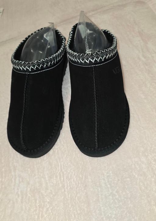 Buy & Sell Quine`s Hill Douglas - Photos for Uggs tasman black 7.5uk