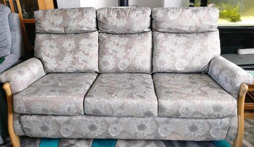 Buy & Sell Northfield Birmingham - Photos for grey flowered sofa