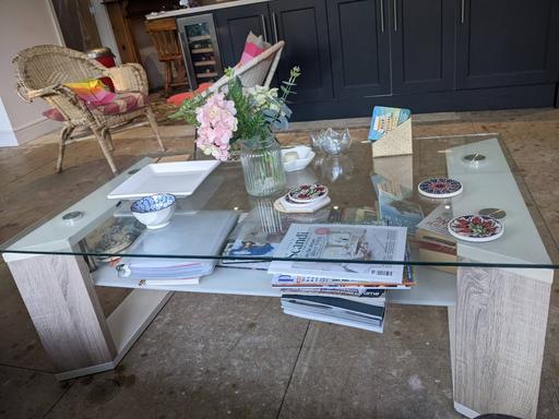 Buy & Sell Epsom Epsom and Ewell - Photos for Glass top coffee table