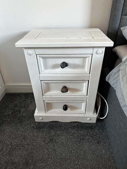 Buy & Sell Ipsley Redditch - Photos for 2 x bed side tables