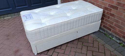 Buy & Sell Cheslyn Hay South Staffordshire - Photos for Child's Single Divan Bed