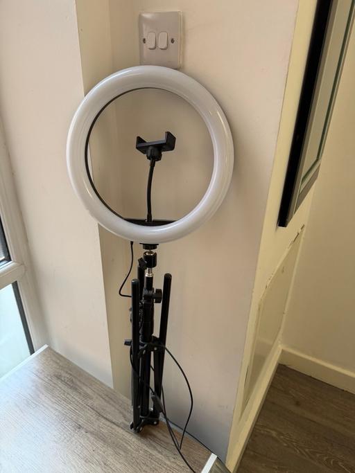 Buy & Sell Worsley Mesnes Wigan - Photos for Vanity light and phone holder.