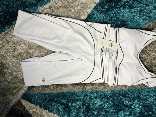 Buy & Sell Penge South East London - Photos for White Alo yoga set