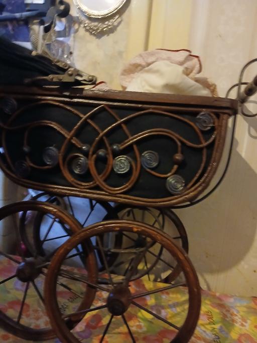 Buy & Sell Netherton Dudley - Photos for dolls pram antique 15 inches