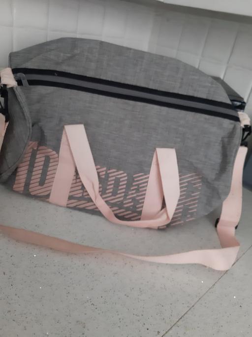 Buy & Sell South Hylton Sunderland - Photos for holdall