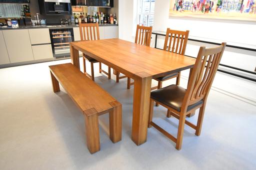 Buy & Sell Gerrards Cross Buckinghamshire - Photos for Oak dining table, 4 chairs and bench
