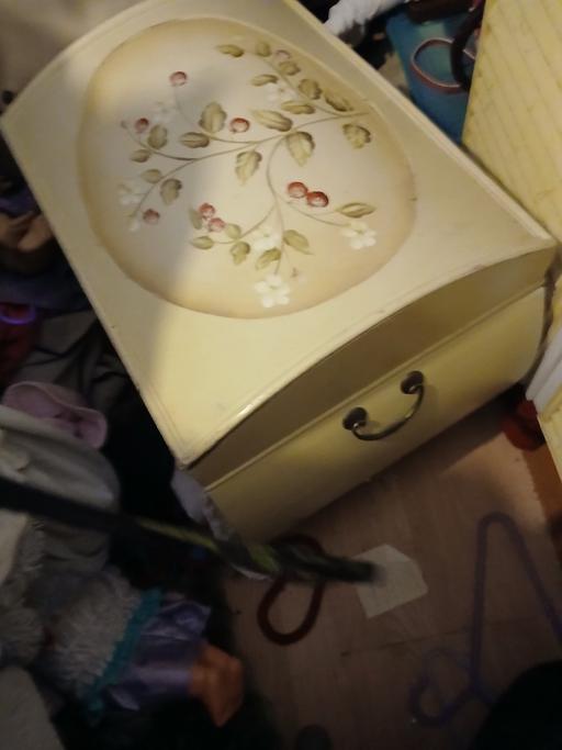 Buy & Sell Netherton Dudley - Photos for big chest for age seems ok