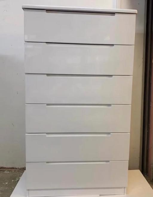 Buy & Sell Forest Gate East London - Photos for High Gloss chest of draw 6