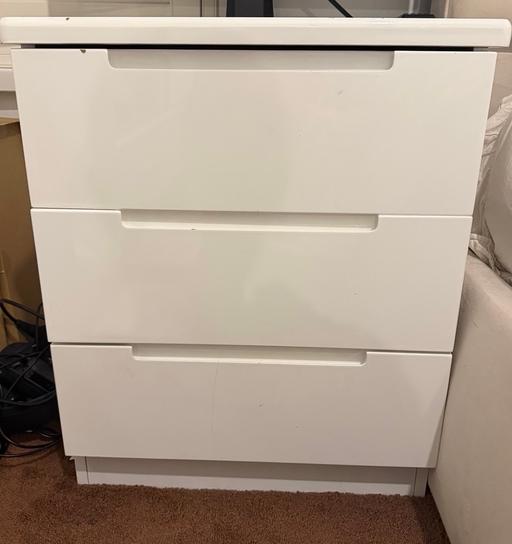 Buy & Sell Forest Gate East London - Photos for High Gloss bedside table