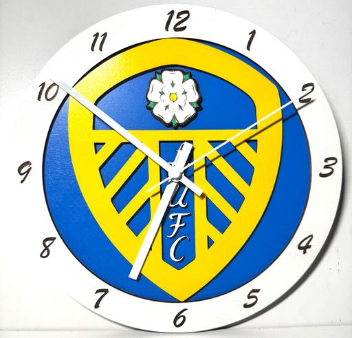 Buy & Sell Holbeck Leeds - Photos for Leeds United Inspired Round Wooden Wall Clock