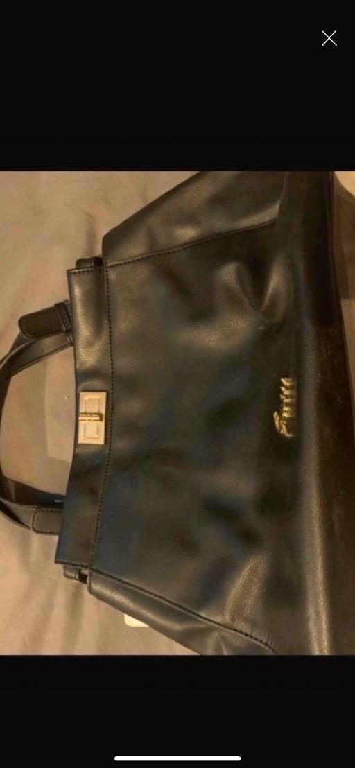 Buy & Sell Brent Park North West London - Photos for guess bag