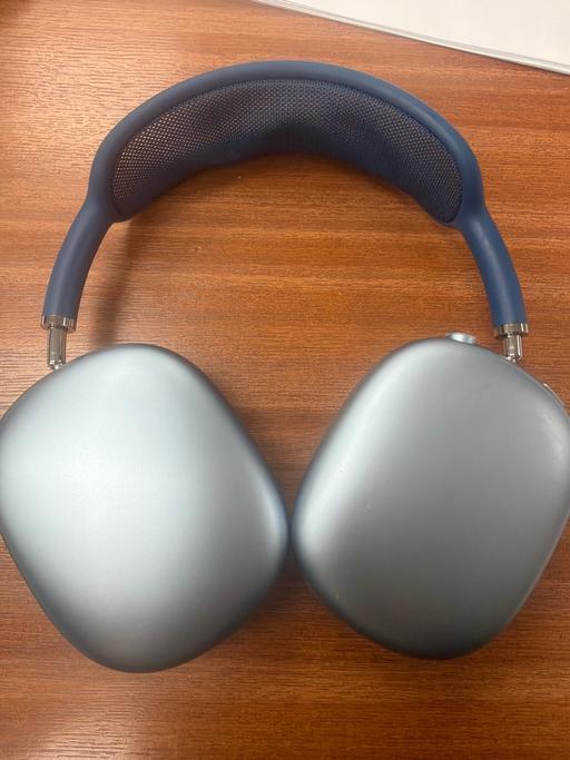 Buy & Sell Hanger Lane West London - Photos for Apple Air Max headphones