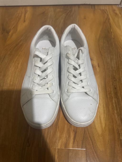 Buy & Sell New Addington Croydon - Photos for White Trainers