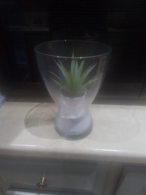 Buy & Sell Aldridge Walsall - Photos for GLASS VASE WITH ARTIFICAL PLANT