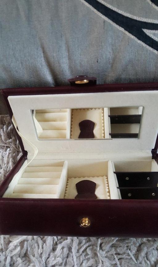 Buy & Sell Grafton Street Industrial Estate West Northamptonshire - Photos for Jewellery box