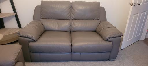 Buy & Sell Leighton Buzzard Central Bedfordshire - Photos for 2 Seater Leather Sofa