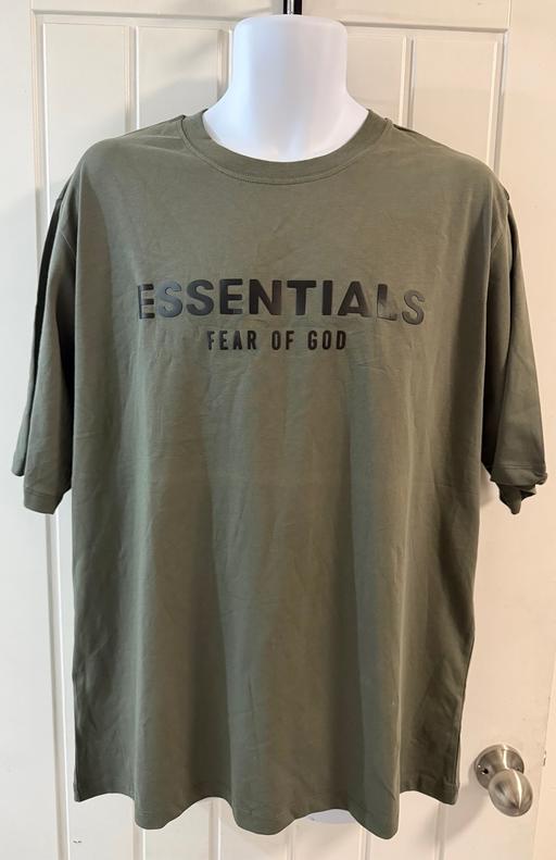 Buy & Sell Huyton Knowsley - Photos for Essentials Men’s T-shirt