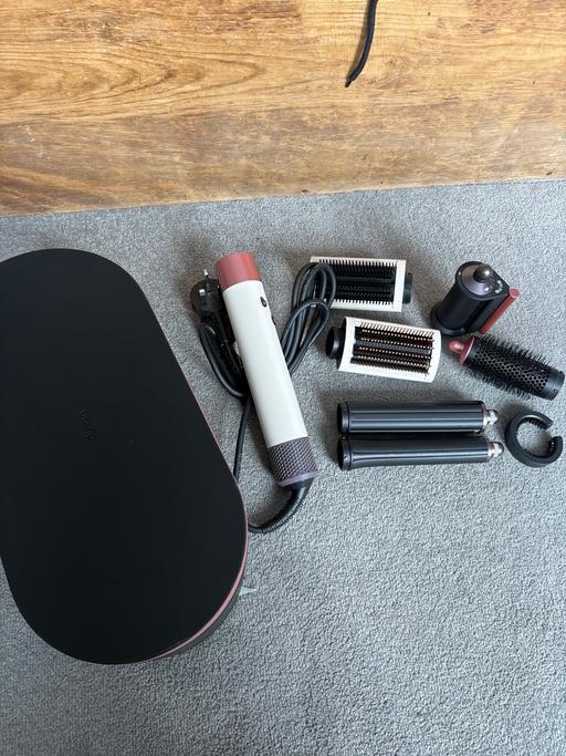 Buy & Sell New Malden Kingston upon Thames - Photos for Dyson Airwrap complete long