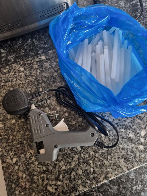 Buy & Sell Leicester City Centre Leicester - Photos for brand new glue gun +140 glue sticks