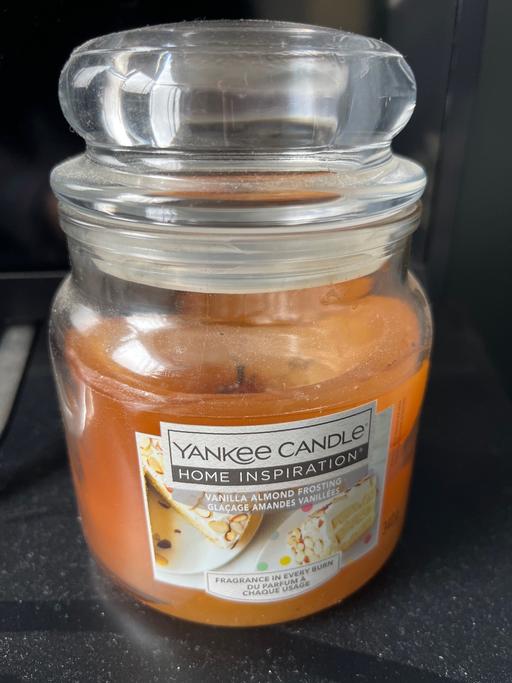 Buy & Sell Welling Bexley - Photos for Yankee candle Vanilla almond frosting