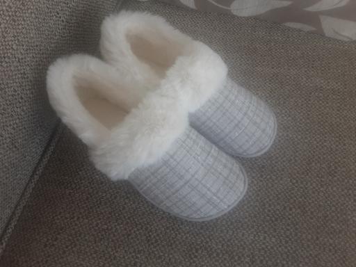 Buy & Sell Bolton-Upon-Dearne Barnsley - Photos for ladies size 5 Nutmeg slippers Good condition