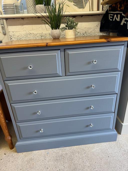 Buy & Sell Hoobrook Wyre Forest - Photos for Solid pine chest of drawers