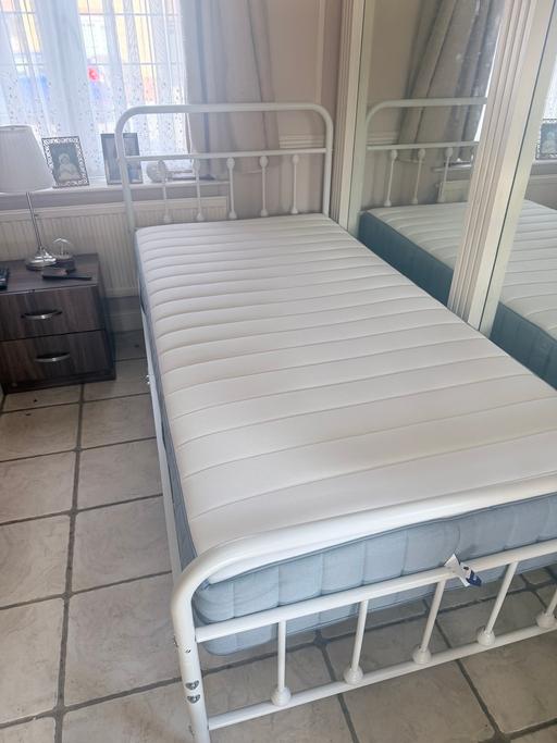 Buy & Sell Southfields Business Park Basildon - Photos for Single IKEA VALEVÅG mattress
