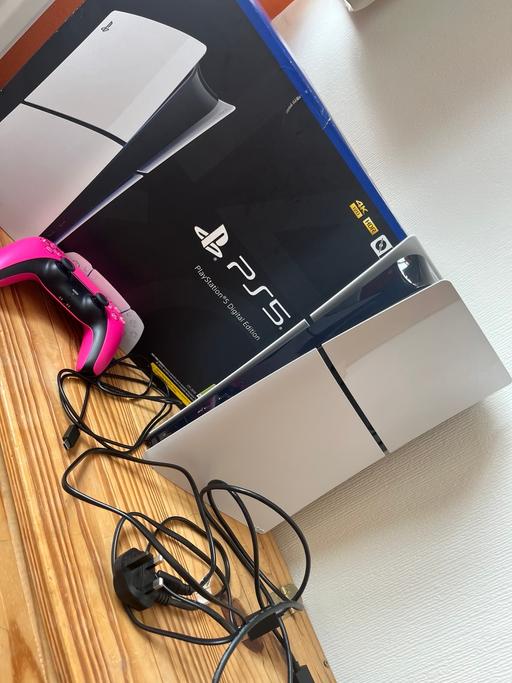 Buy & Sell Bradfield Tendring - Photos for PlayStation 5 / Digital Edition / 1TB / Great