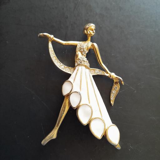 Buy & Sell Bamber Bridge South Ribble - Photos for VINTAGE BALLERINA BROOCH