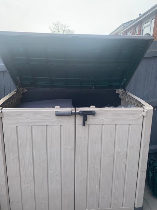 Buy & Sell Woodcross Wolverhampton - Photos for Keter max storage