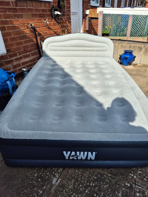 Buy & Sell Hayley Green Dudley - Photos for YAWN KING SIZE AIRBED