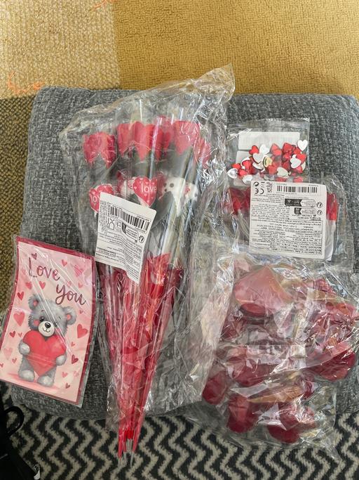 Buy & Sell Maypole Birmingham - Photos for New Valentine Bundle. Discount .