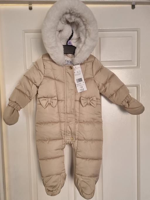 Buy & Sell Grafton Street Industrial Estate West Northamptonshire - Photos for Baby snow suite