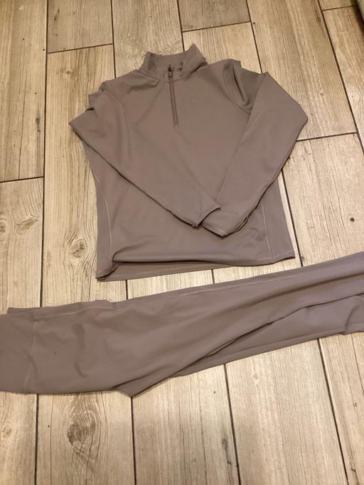 Buy & Sell Southdene Knowsley - Photos for Like new gorgeous gym set M top small bottoms